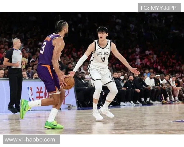 曾凡博回防失位被狄龙三分命中比赛局势瞬息万变