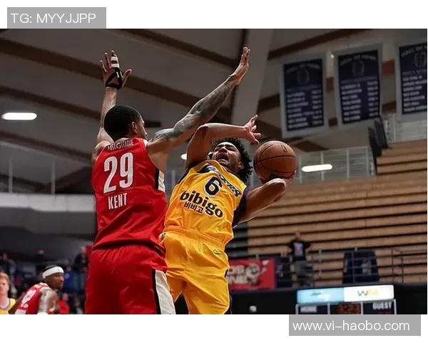 湖人双向合同球员蒂米G联盟崭露头角砍下27分8板7助展现古典内线风采